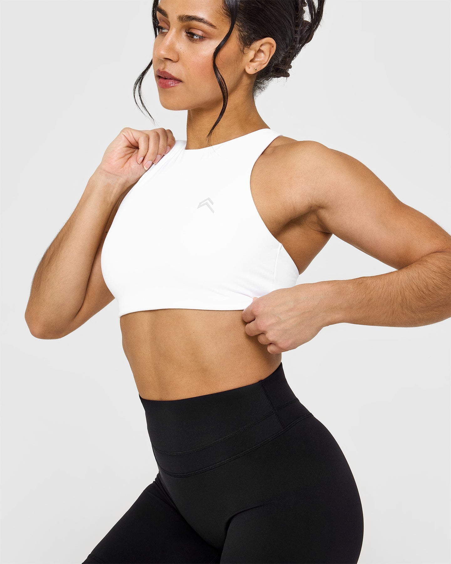 EasyLiftâ„¢ High Neck Sports Bra | White