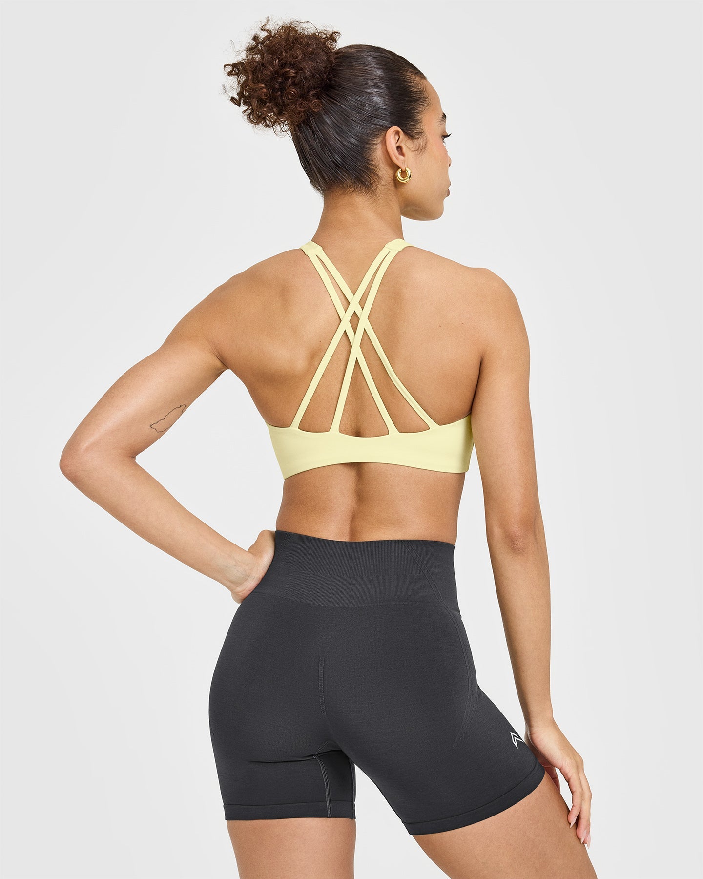 EasyLiftâ„¢ High Neck Sports Bra | Pastel Yellow