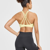 EasyLiftâ„¢ High Neck Sports Bra | Pastel Yellow