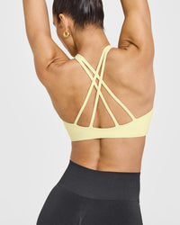 EasyLiftâ„¢ High Neck Sports Bra | Pastel Yellow