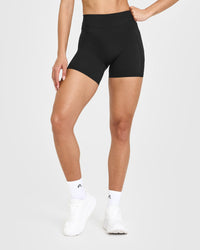 Unified High Waisted Pocket Shorts 6" | Black