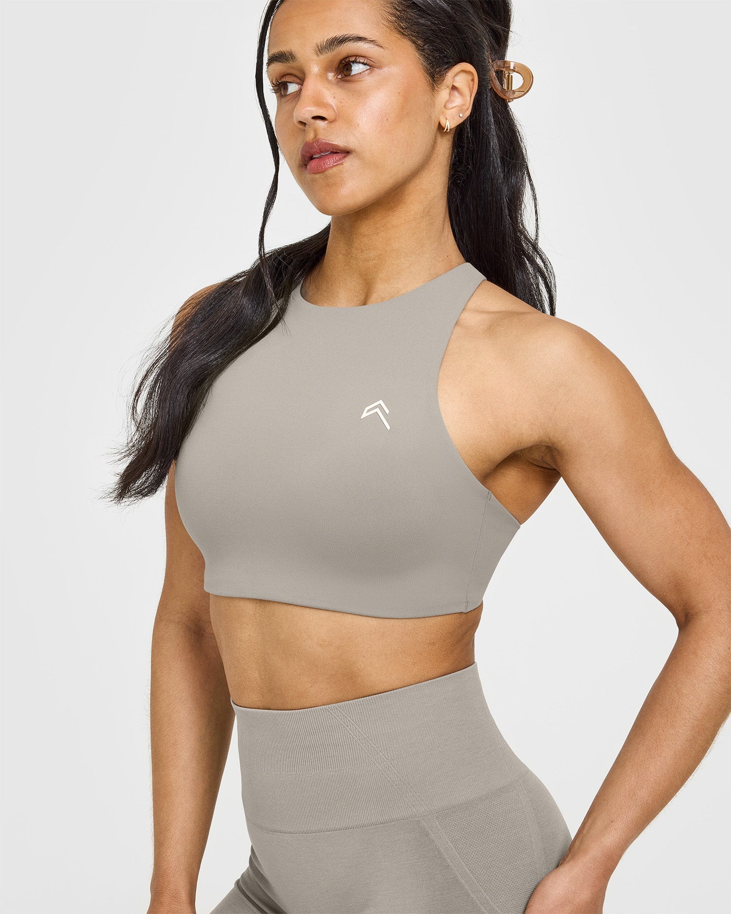 EasyLiftâ„¢ High Neck Sports Bra with White Logo | Warm Sand