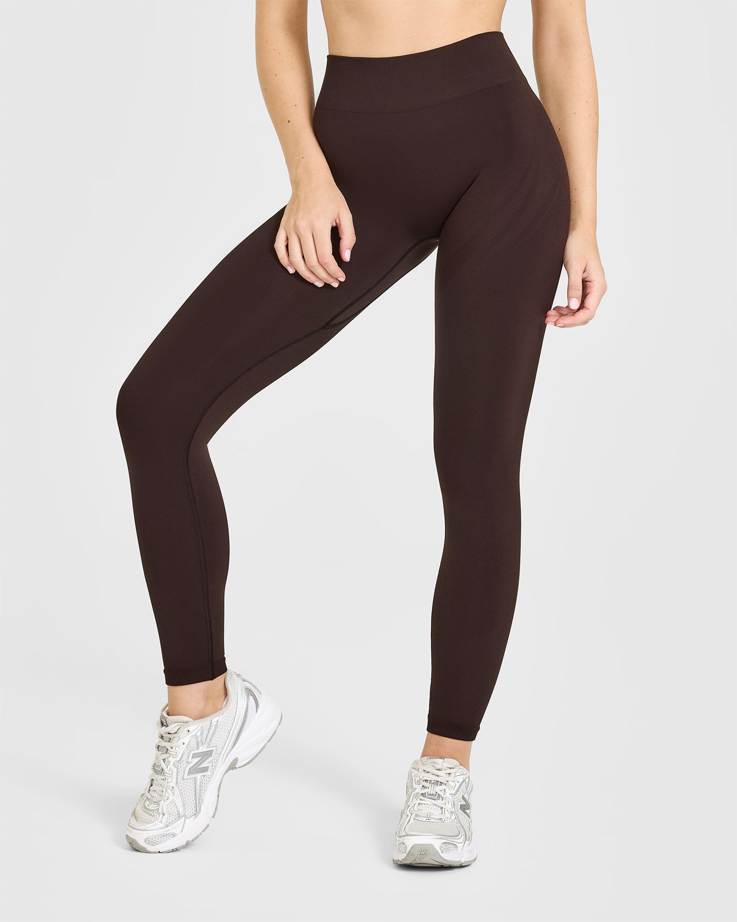 EnhanceLiftâ„¢ Seamless Leggings with White Logo | Plum Brown