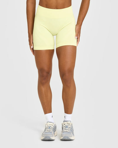 EnhanceLiftâ„¢ Seamless Shorts | Pastel Yellow