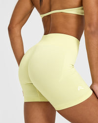 EnhanceLiftâ„¢ Seamless Shorts | Pastel Yellow