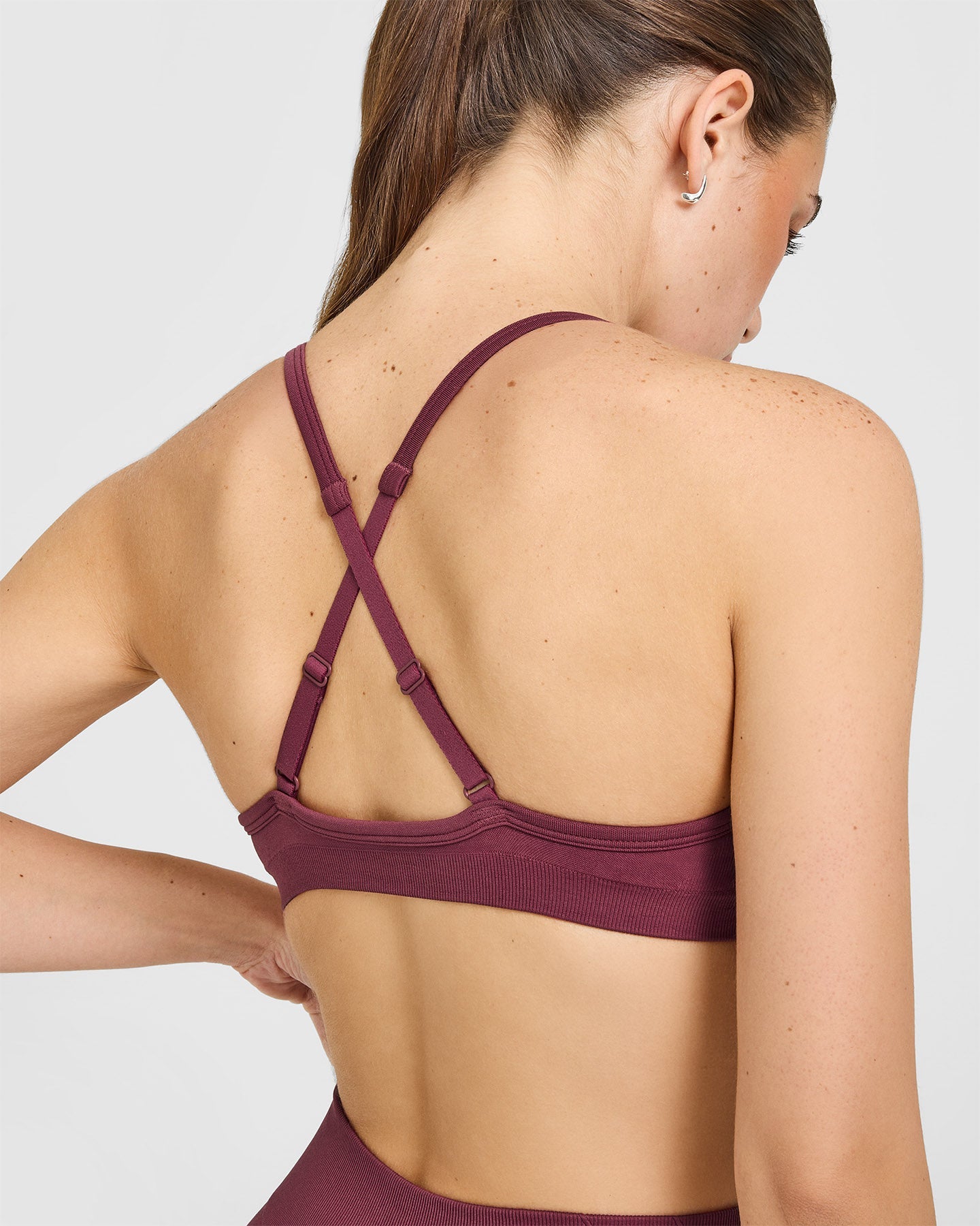EnhanceLiftâ„¢ Seamless Strappy Sports Bra with White Logo | Burnt Maroon