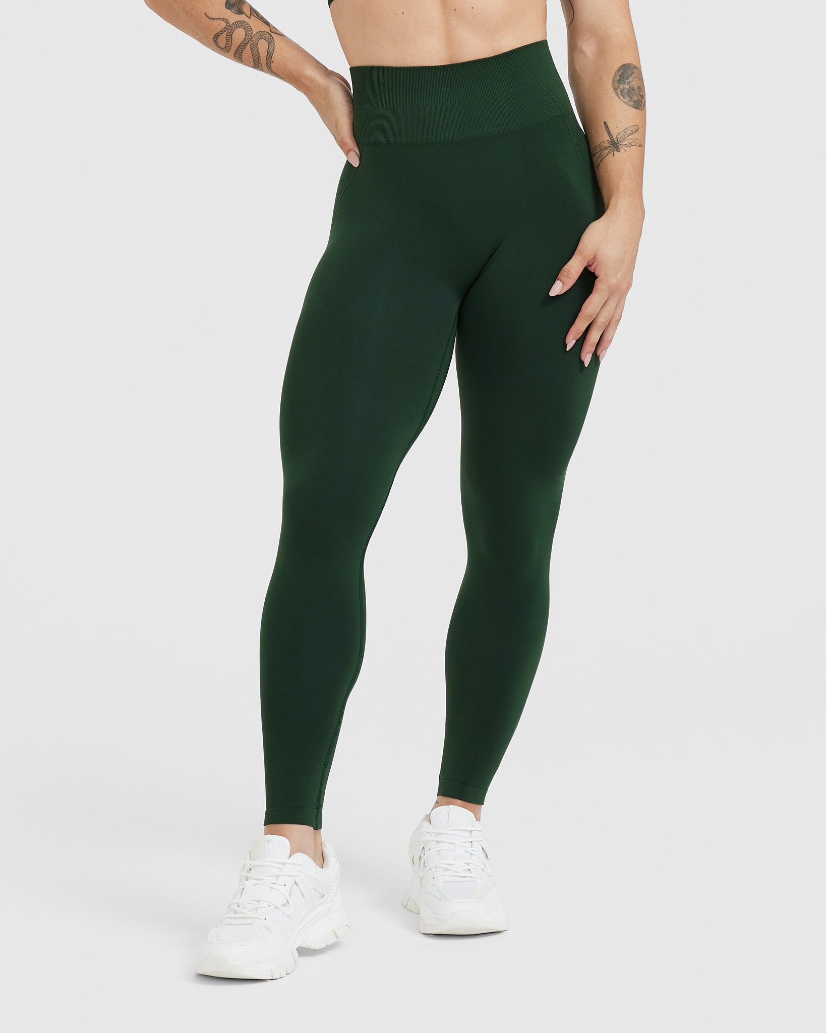 Effortless Seamless Leggings with White Logo | Evergreen