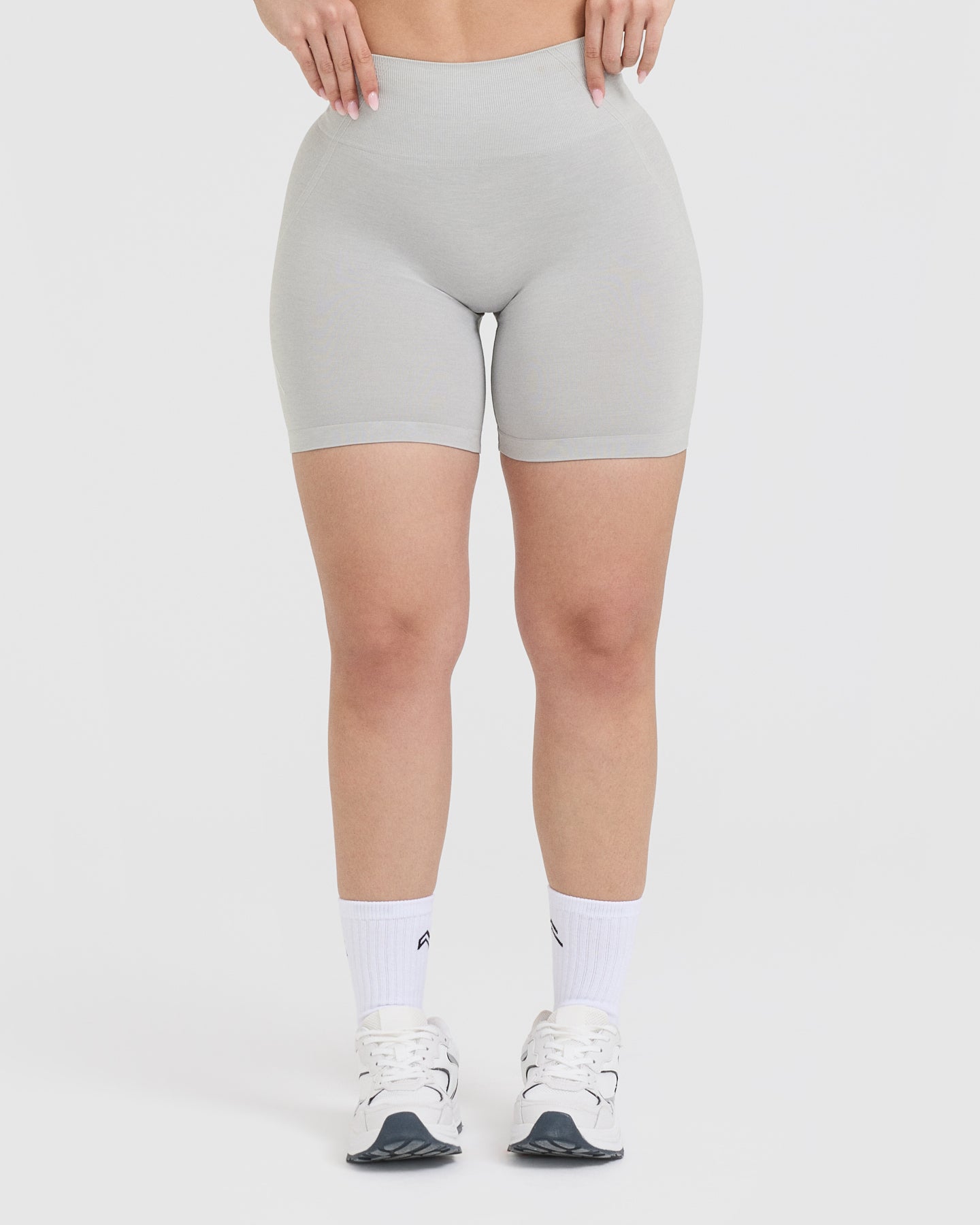 Effortless Seamless Shorts with White Logo | Light Grey Marl