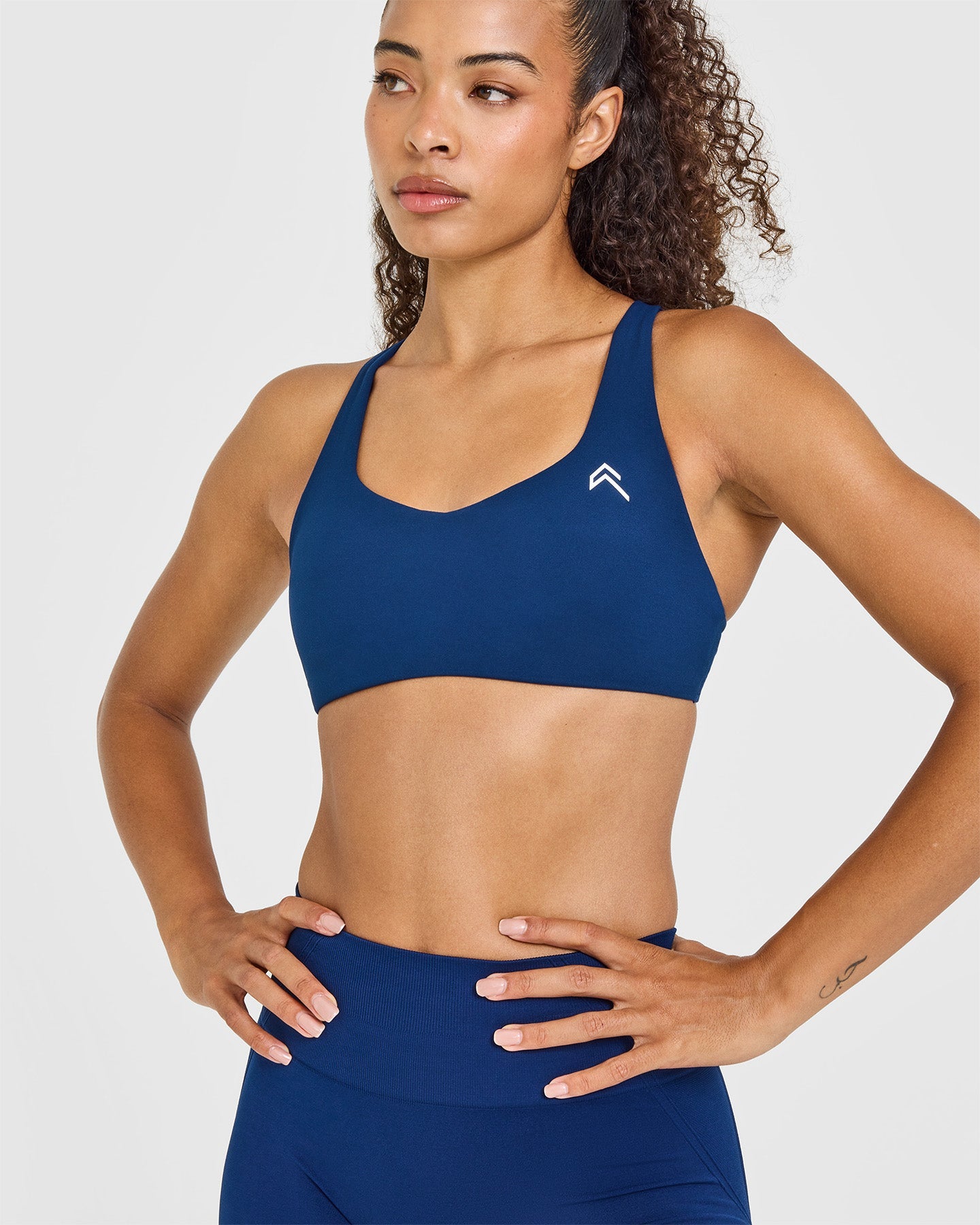 EasyLiftâ„¢ Cross Back Sports Bra | Midnight