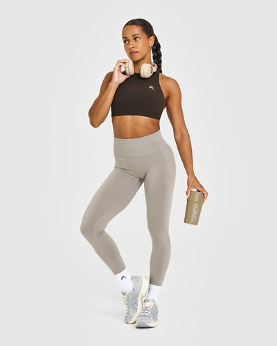 EasyLiftâ„¢ High Neck Sports Bra | 70% Cocoa