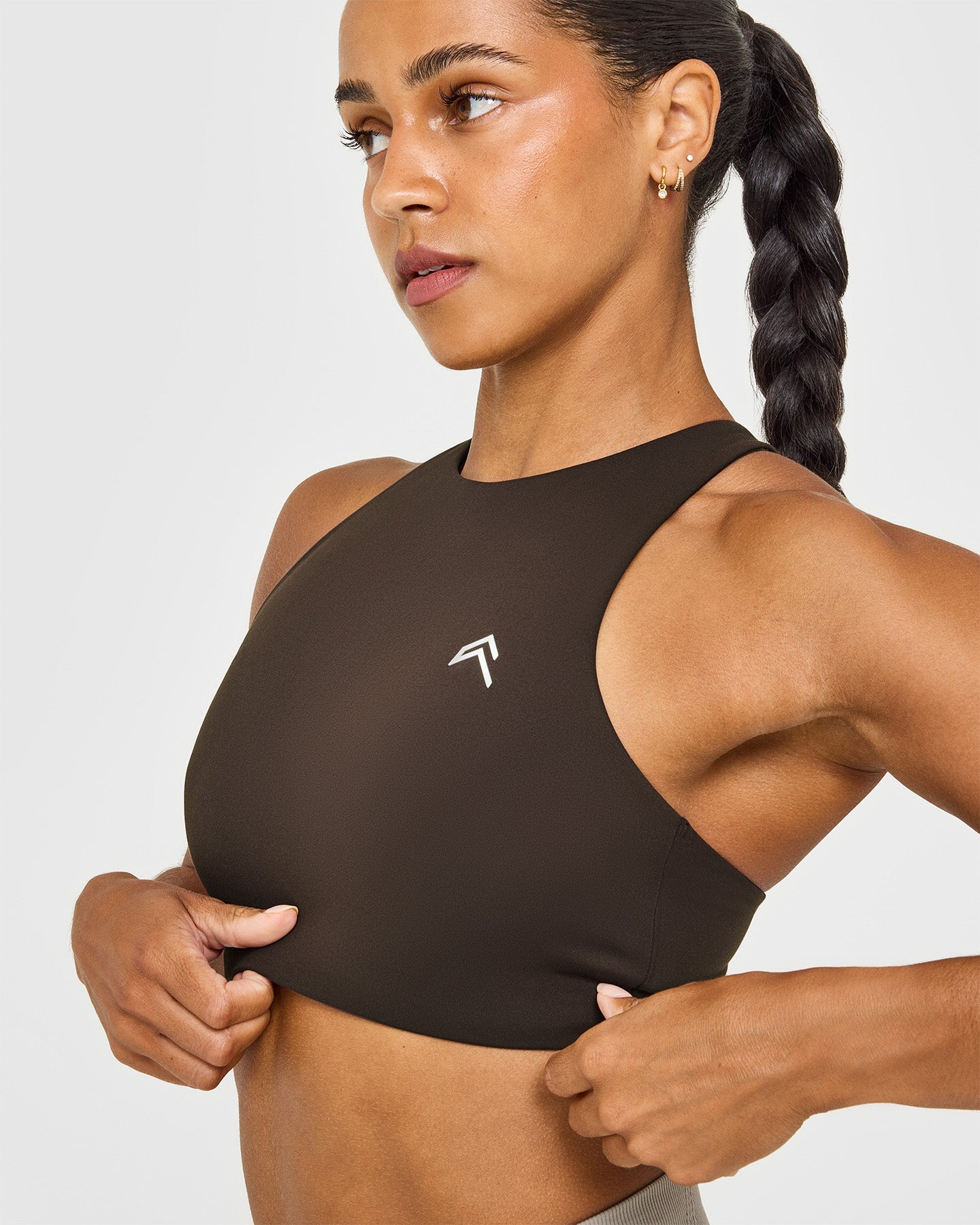 EasyLiftâ„¢ High Neck Sports Bra | 70% Cocoa