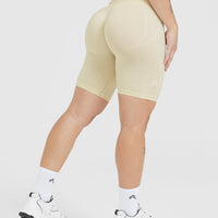 Effortless Seamless Cycling Shorts with White Logo | Vanilla
