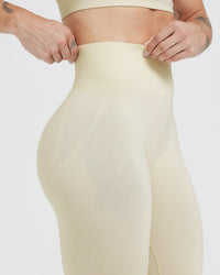 Effortless Seamless Leggings with White Logo | Vanilla