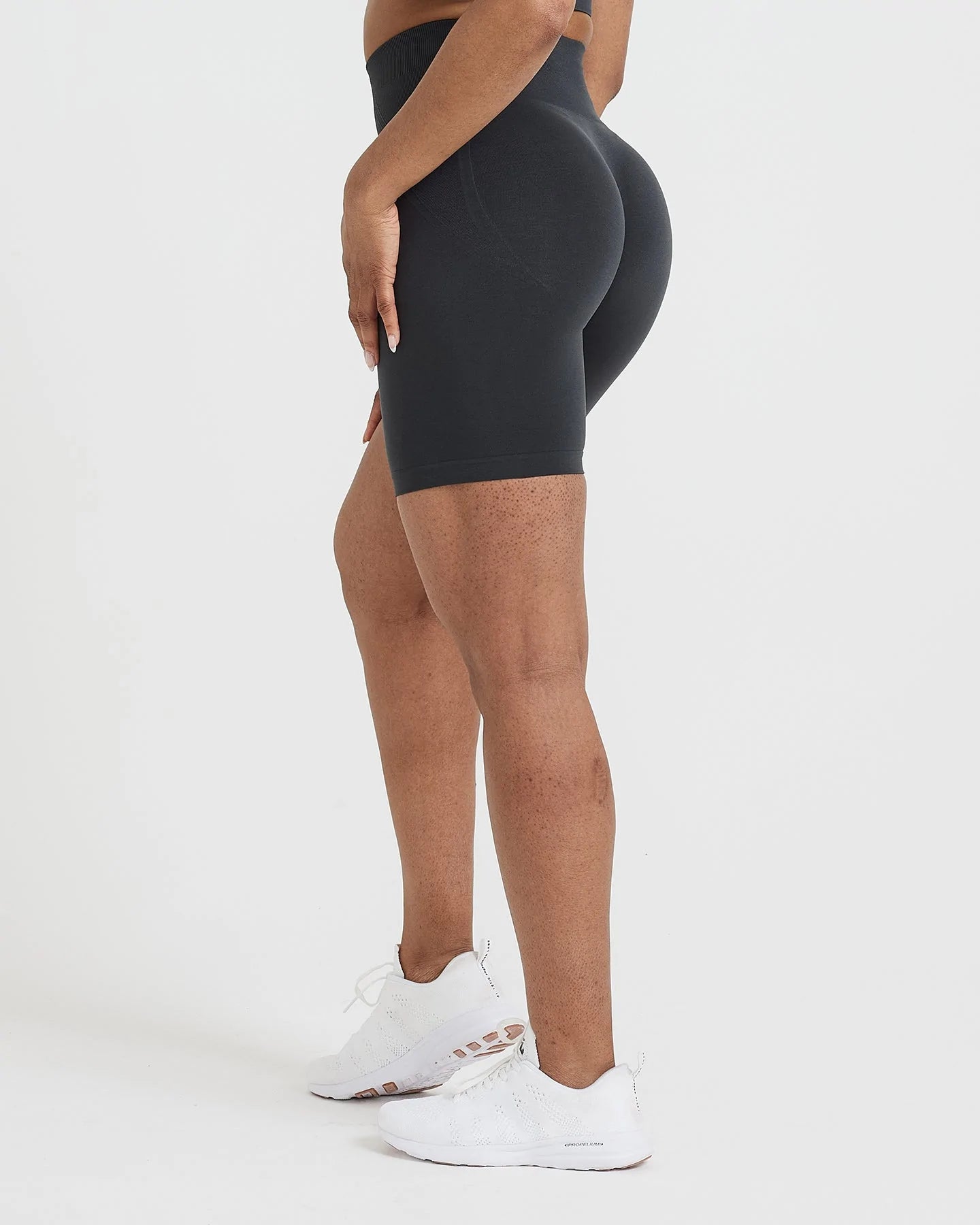 Effortless Seamless Cycling Shorts with White Logo | Coal