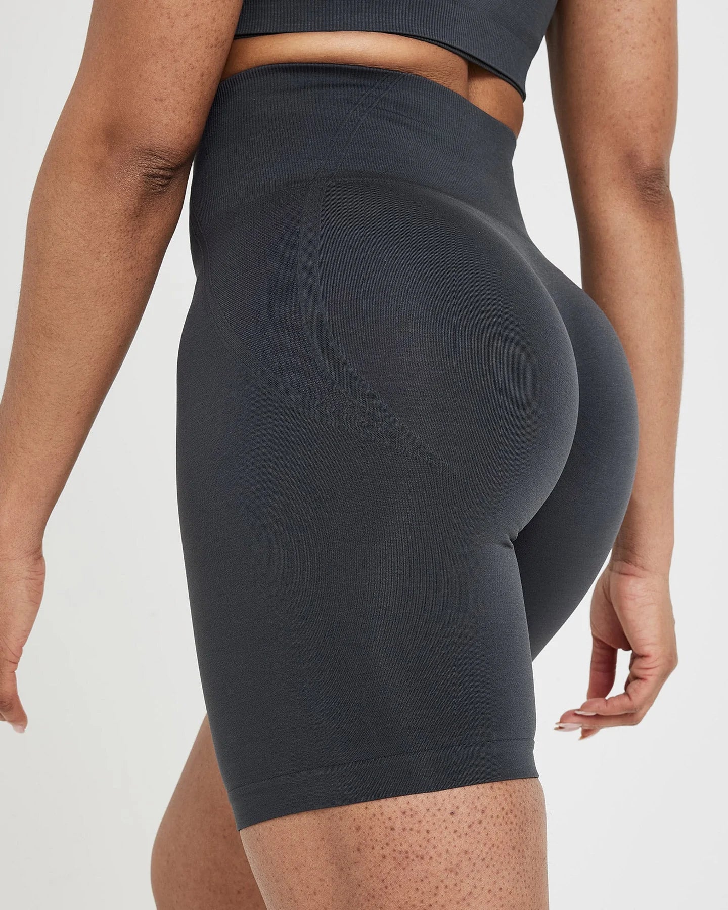 Effortless Seamless Cycling Shorts with White Logo | Coal