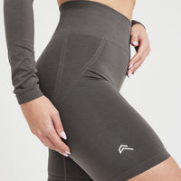 Effortless Seamless Cycling Shorts with White Logo | Deep Taupe
