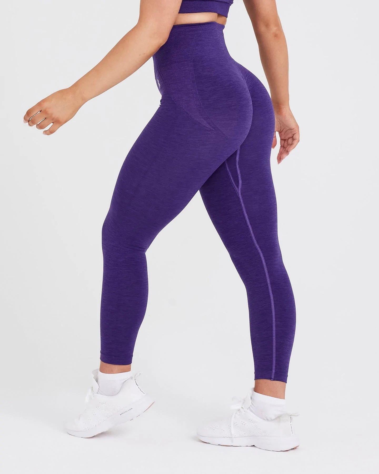 Effortless Seamless Leggings with White Logo | Amethyst