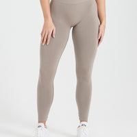 Effortless Seamless Leggings with White Logo | Minky