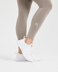 Effortless Seamless Leggings with White Logo | Minky