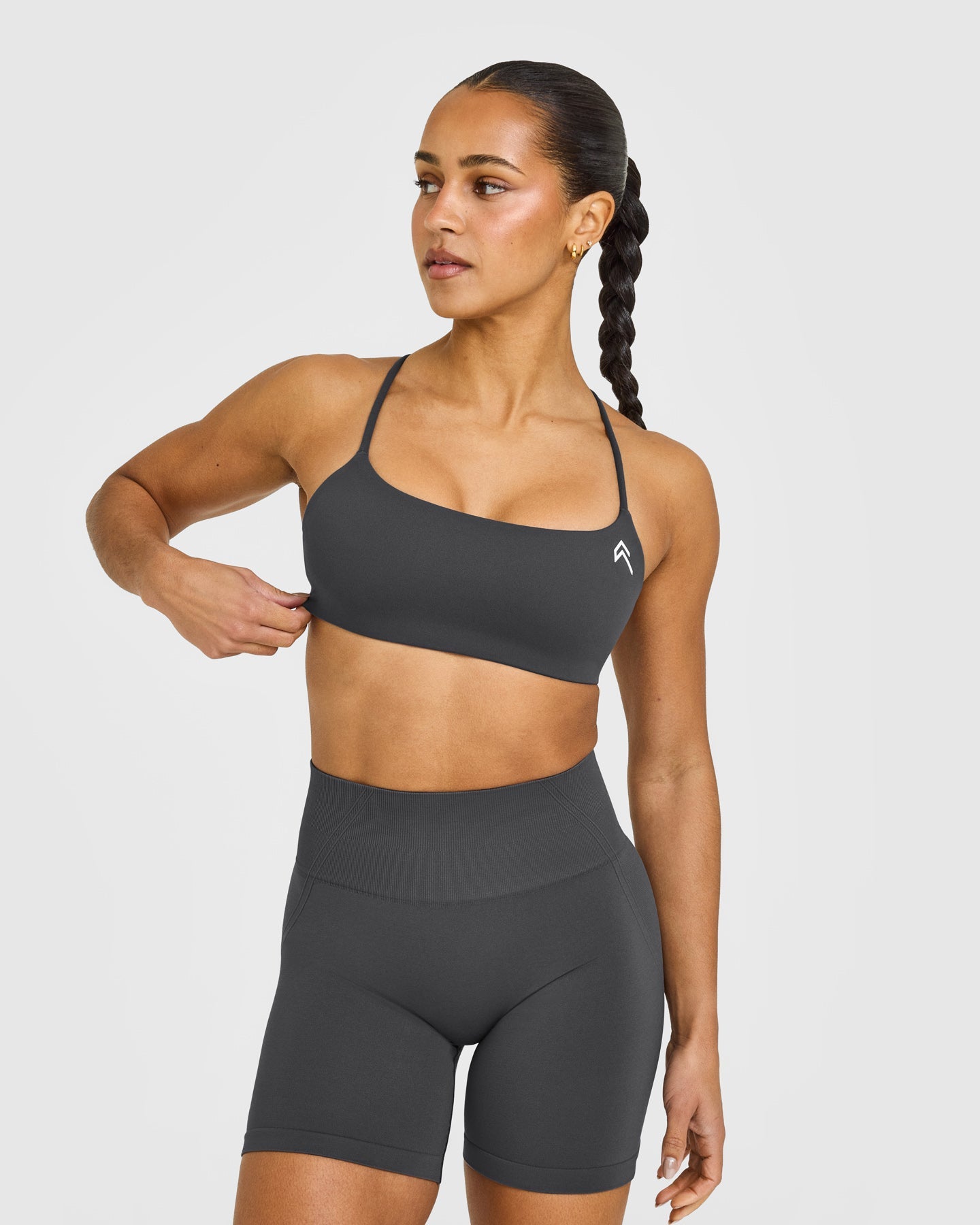 EasyLift™ Strappy Sports Bra with White Logo | Coal