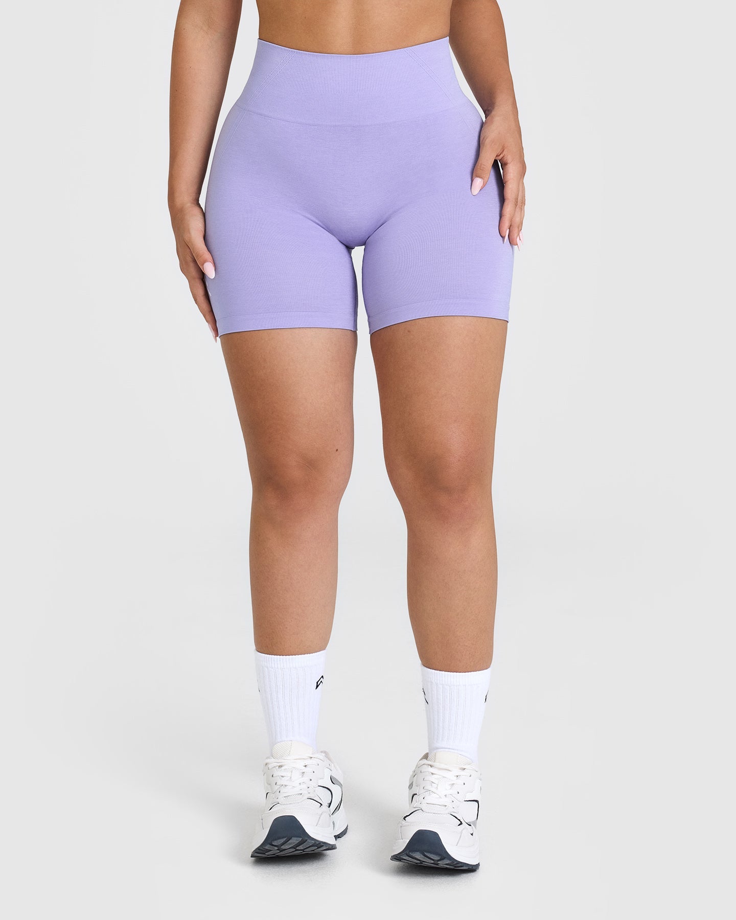EffortlessLift™ Seamless Shorts with White Logo | Vintage Violet