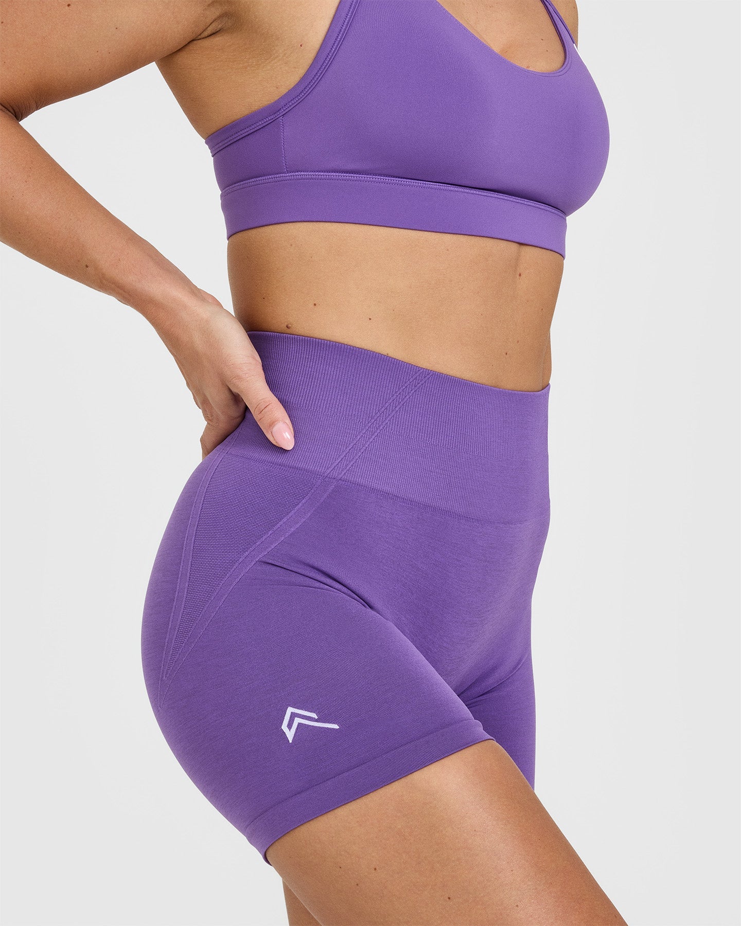 EffortlessLift™ Seamless Shorts with White Logo | Iris Purple