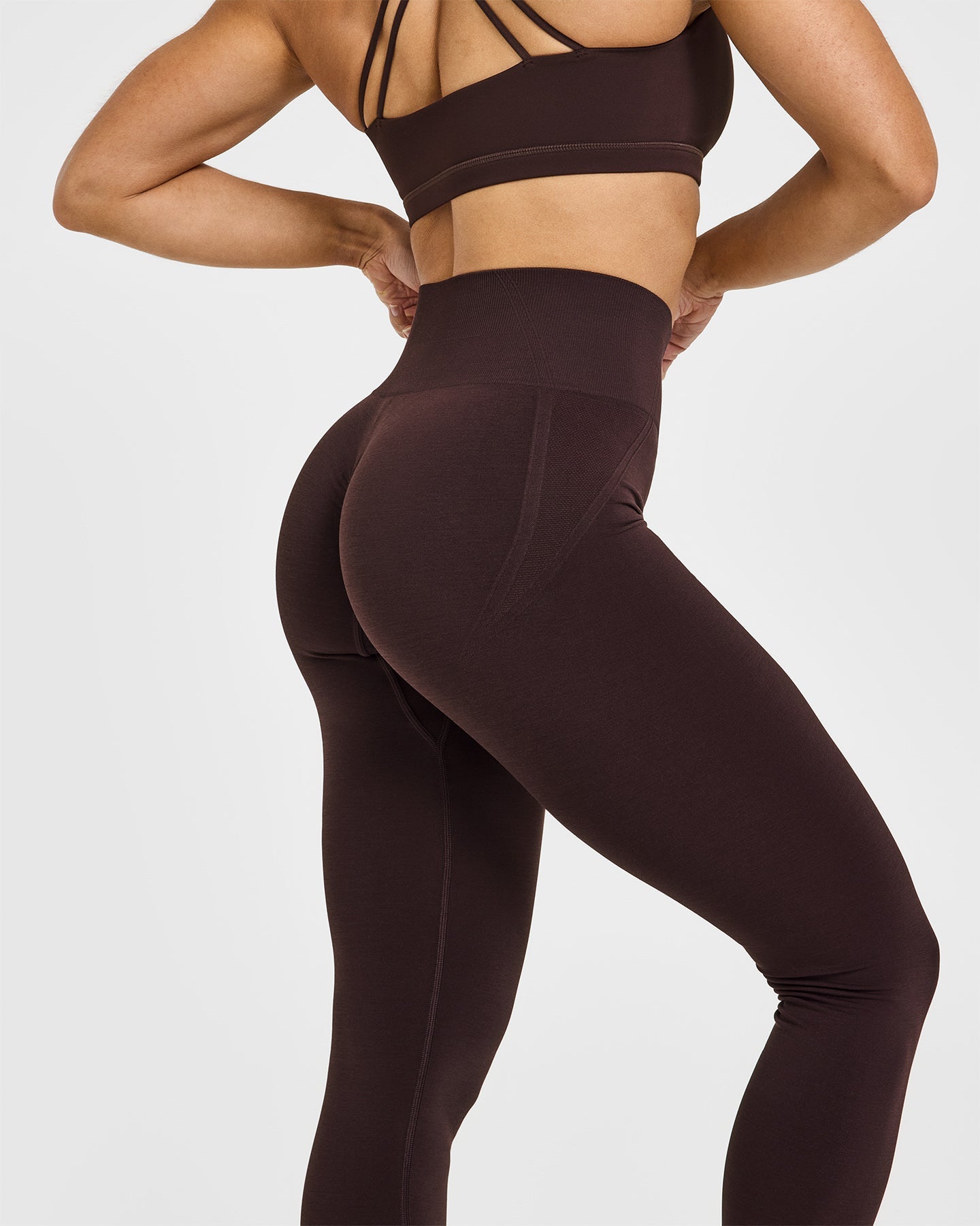 EffortlessLift™ Seamless Leggings with White Logo | Plum Brown