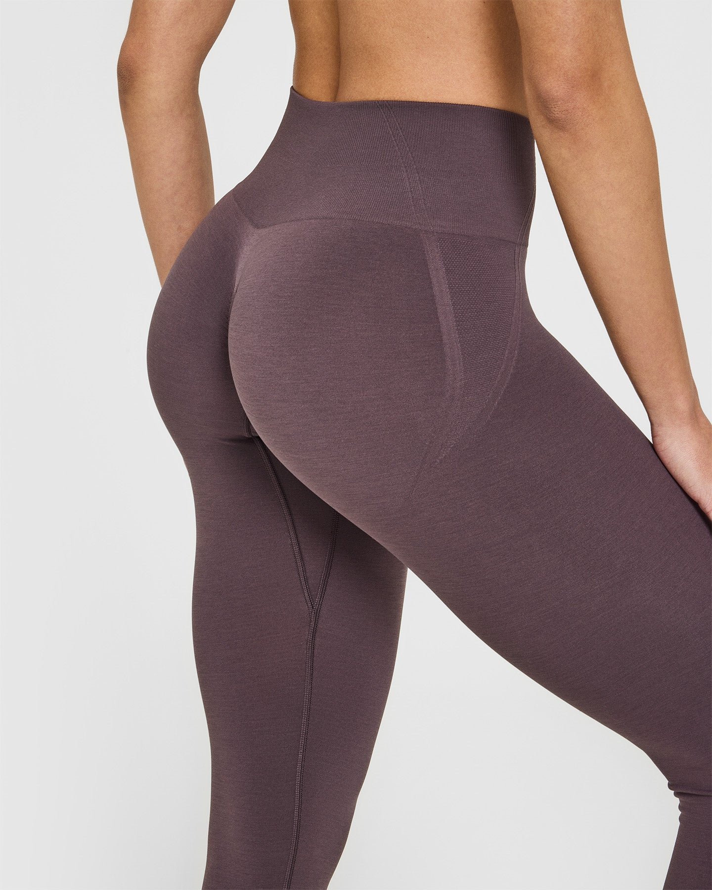 EffortlessLift™ Seamless Leggings with White Logo | Umber Brown