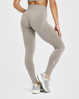 EffortlessLift™ Seamless Leggings with White Logo | Warm Sand