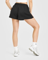 Foundations Oversized Oner 25 Shorts | Black