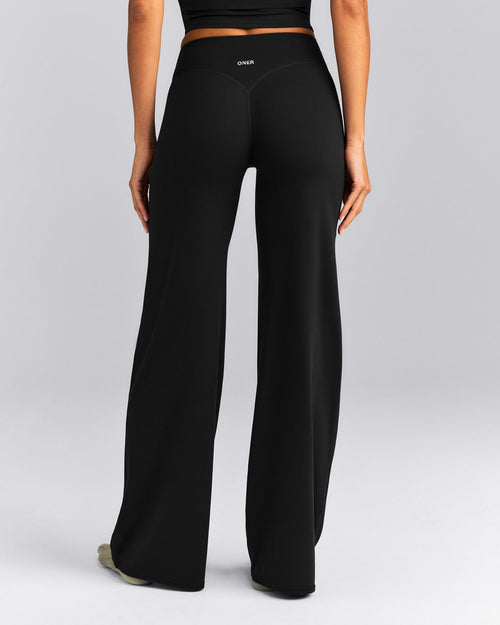 SoftMotion™ Wrap Straight Leg Leggings | Black