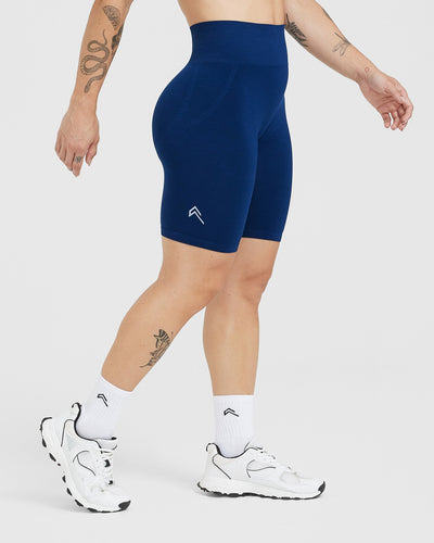 EffortlessLift™ Seamless Cycling Shorts with White Logo | Midnight