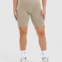 EffortlessLift™ Seamless Cycling Shorts with White Logo | Washed Sandstone