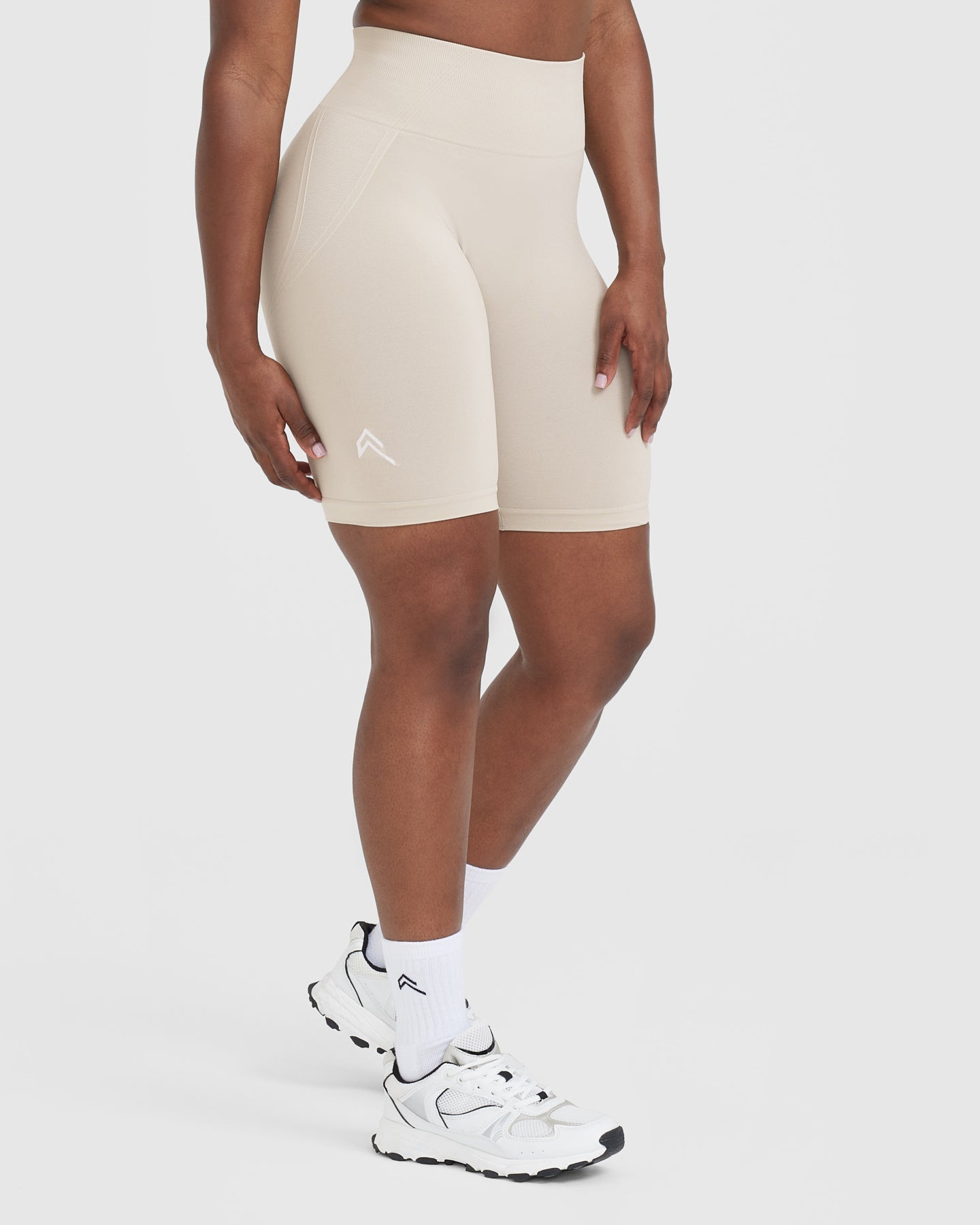 EffortlessLift™ Seamless Cycling Shorts with White Logo | Sand