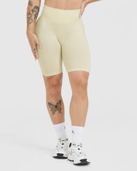 EffortlessLift™ Seamless Cycling Shorts with White Logo | Vanilla