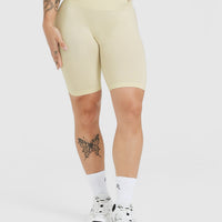 EffortlessLift™ Seamless Cycling Shorts with White Logo | Vanilla