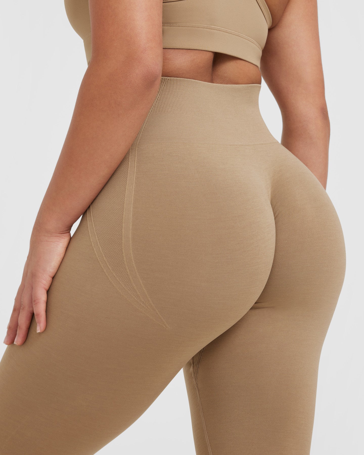 EffortlessLift™ Seamless Leggings with White Logo | Dune Brown