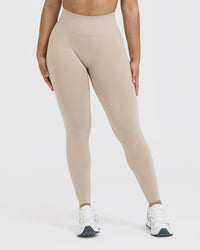 EffortlessLift™ Seamless Leggings with White Logo | Mushroom Brown