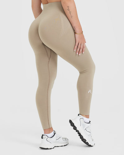 EffortlessLift™ Seamless Leggings with White Logo | Washed Sandstone