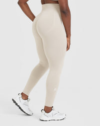 EffortlessLift™ Seamless Leggings with White Logo | Sand