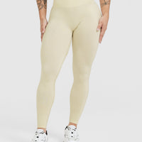 EffortlessLift™ Seamless Leggings with White Logo | Vanilla