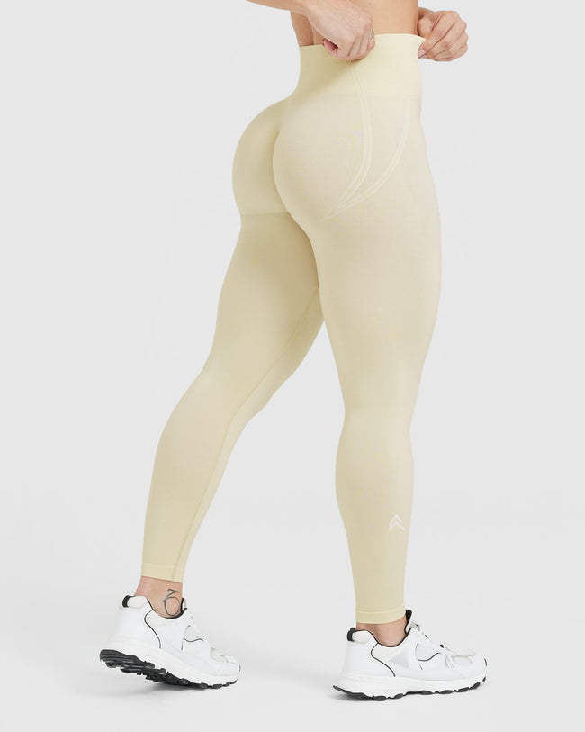 EffortlessLift™ Seamless Leggings with White Logo | Vanilla