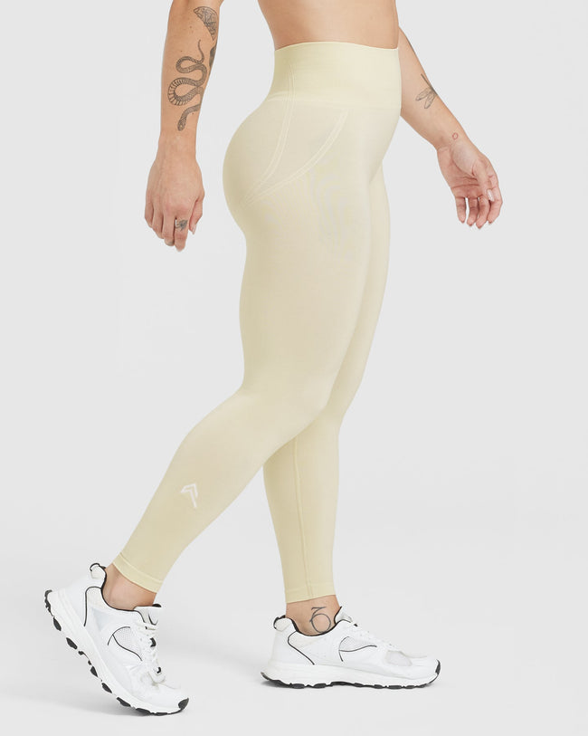 EffortlessLift™ Seamless Leggings with White Logo | Vanilla