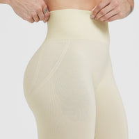 EffortlessLift™ Seamless Leggings with White Logo | Vanilla