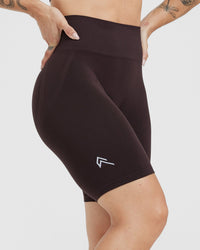 EffortlessLift™ Seamless Cycling Shorts with White Logo | 70% Cocoa