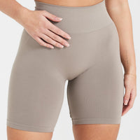 EffortlessLift™ Seamless Cycling Shorts with White Logo | Minky