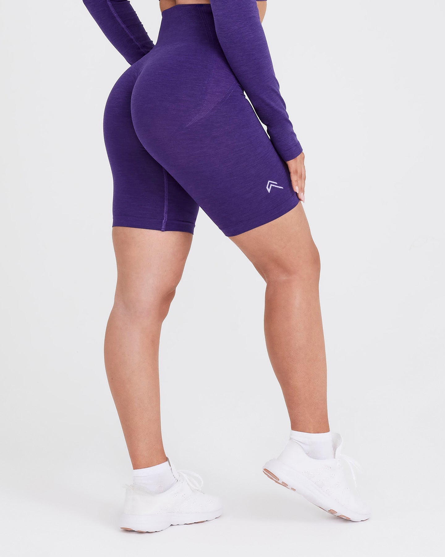 EffortlessLift™ Seamless Cycling Shorts with White Logo | Amethyst