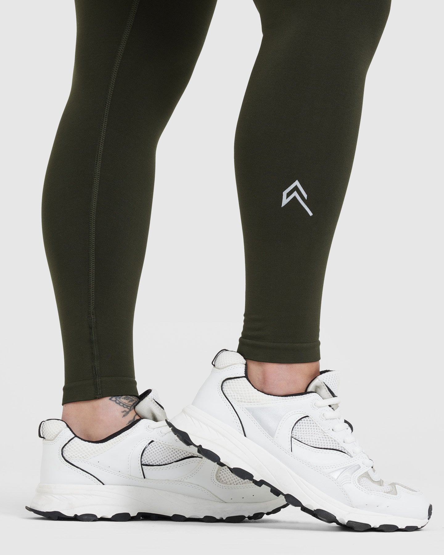 EffortlessLift™ Seamless Leggings with White Logo | Khaki