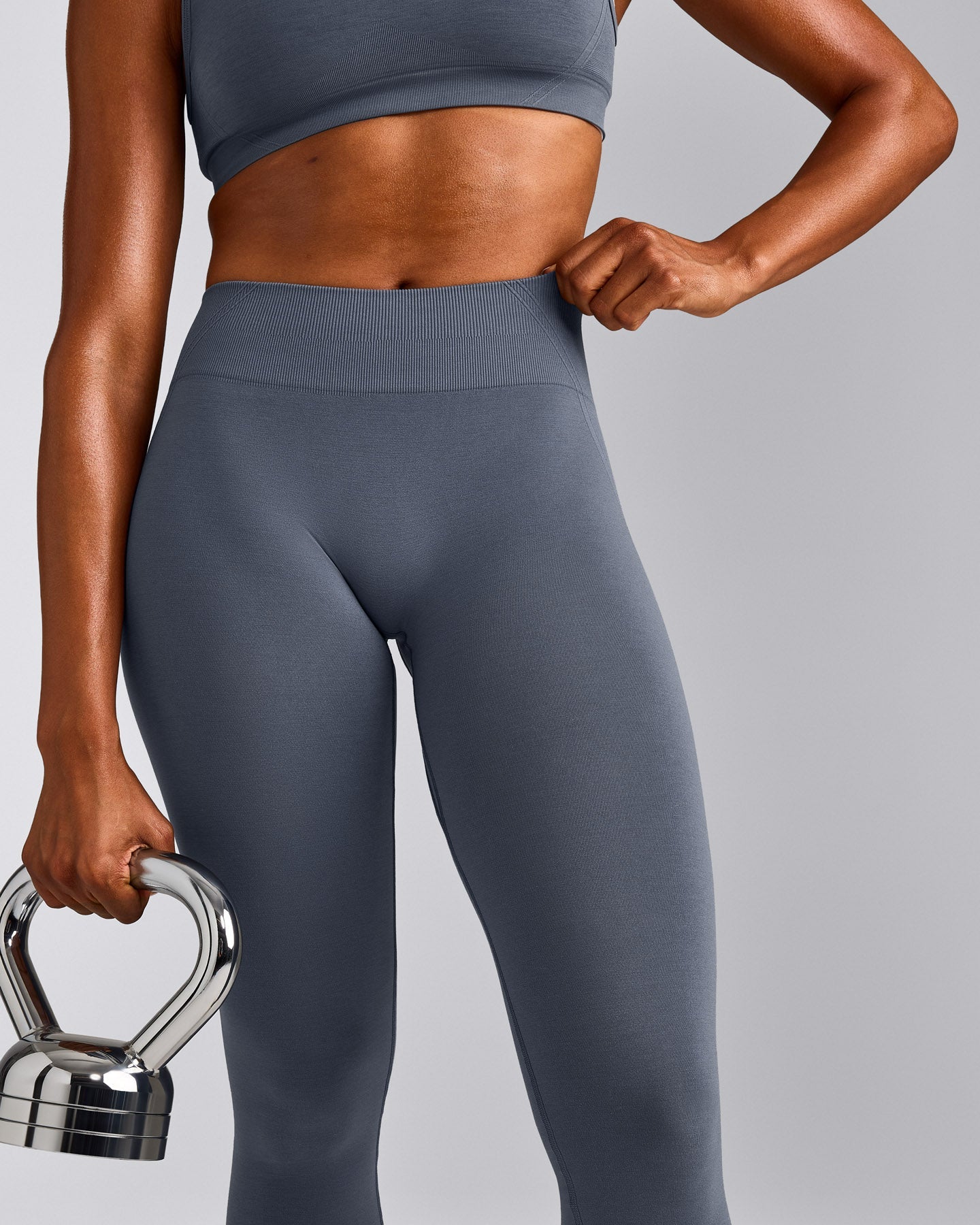 EffortlessLift™ Seamless Mid Rise Leggings with Grey Logo | Light Granite Blue