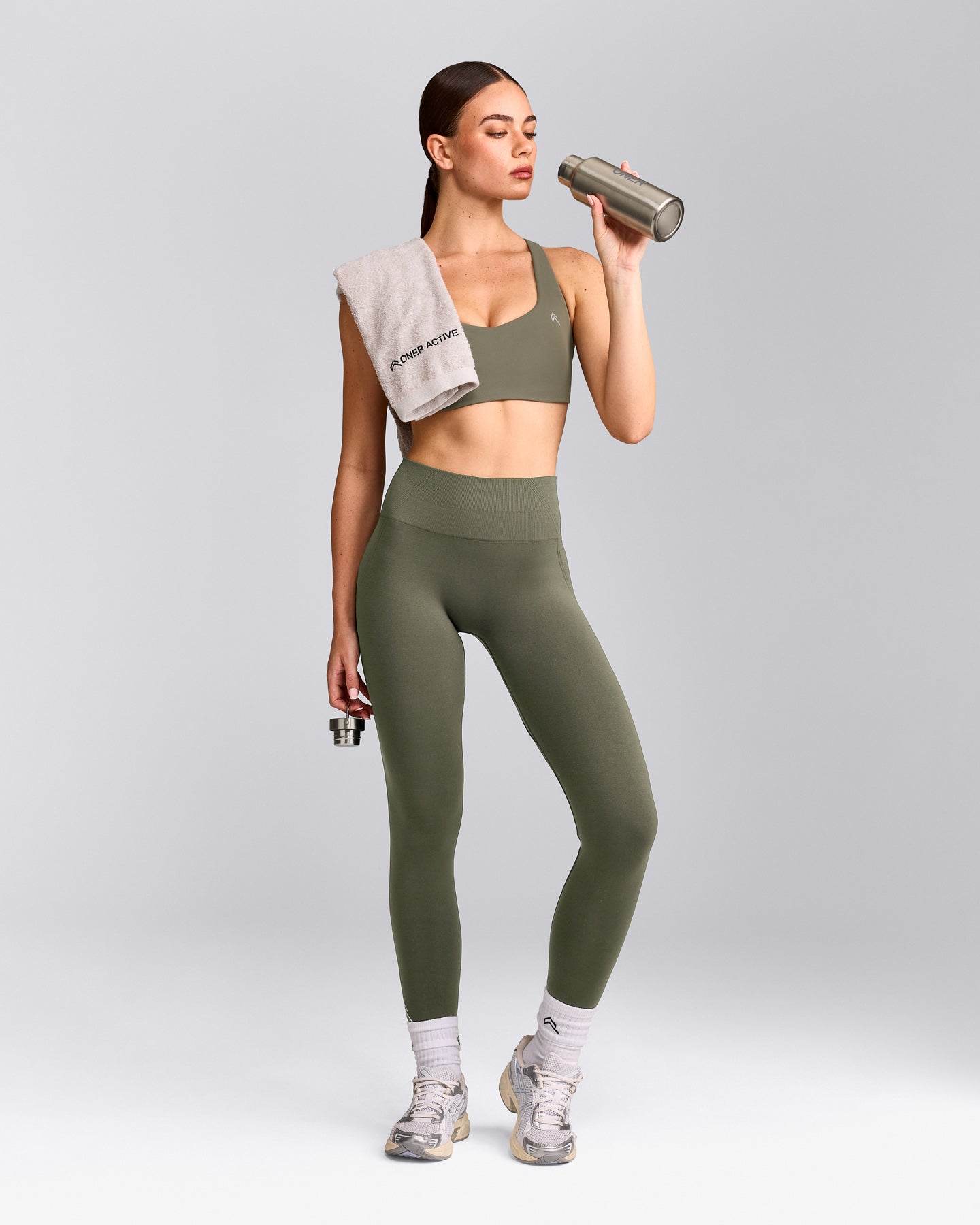 EasyLift™ Cross Back Sports Bra with Grey Logo | Alpine Green